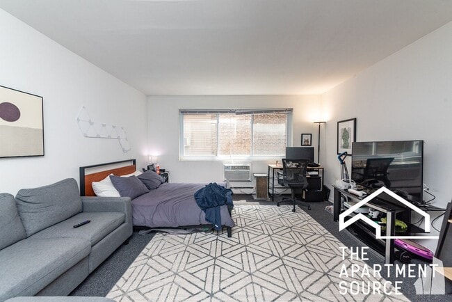 Building Photo - 520 W Aldine Ave