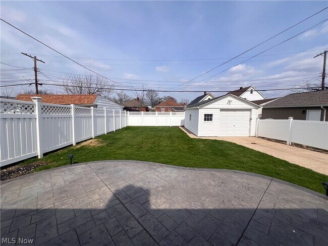 Foto del edificio - 3006 Torrington Ave