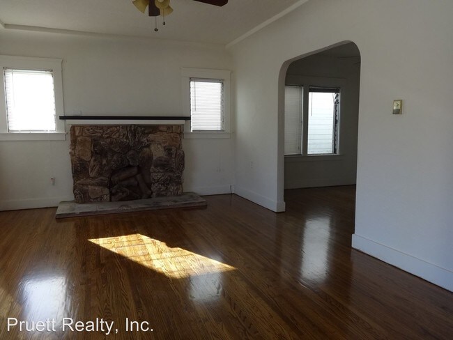 Building Photo - 2 br, 1 bath Apartment - 4420 Texas Street