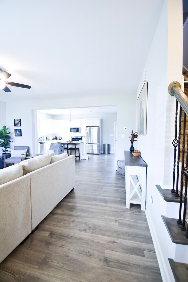 Foto del edificio - 4 Bedroom 3.5 Bath, No Pets