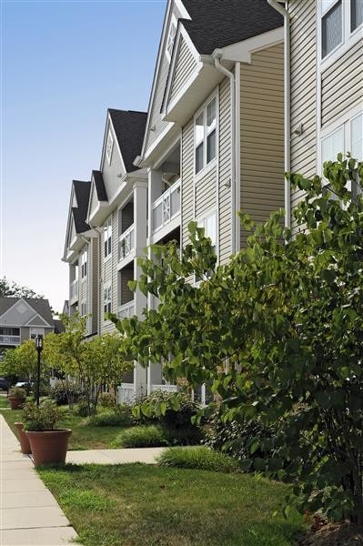 1301 Kenilwood Way, Bowling Green, KY 42104 - Apartments.com - Green Apartment Features
