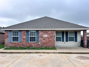 Building Photo - 4440 Brown St