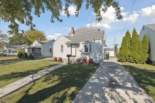 Building Photo - 1032 Hudson St