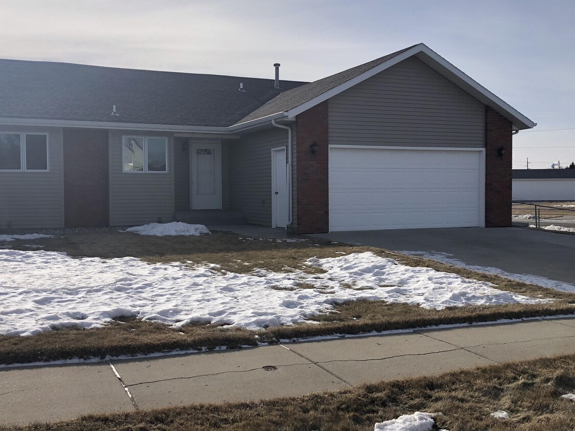 1931 Utah Dr, Bismarck, ND 58503 House Rental in Bismarck, ND