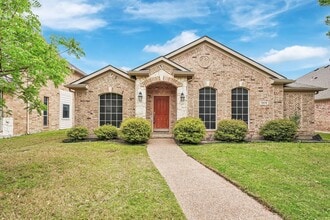Building Photo - 12618 Red Hawk Dr