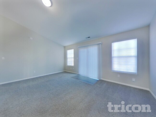 Foto del edificio - 6050 E Solitude Ct