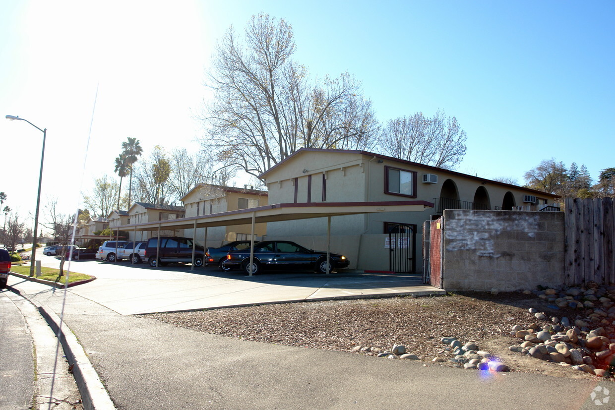 Building Photo - Willows