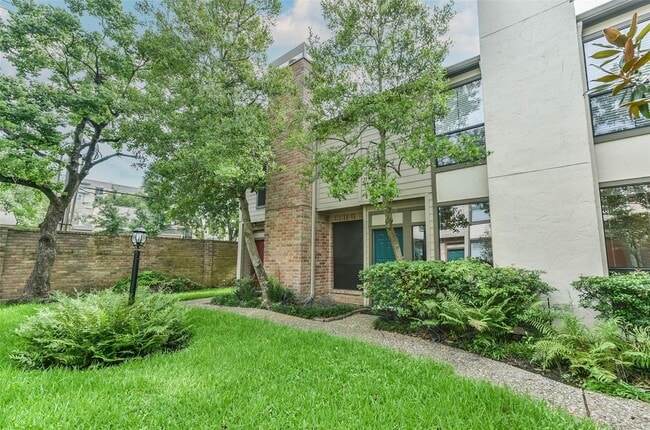 Building Photo - 1201 McDuffie St