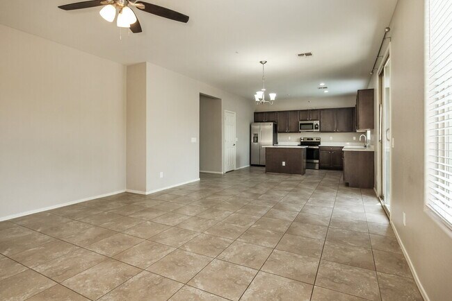 Foto del edificio - 8889 W Cameron Dr