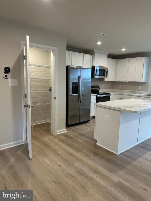 Building Photo - 645 Laurelwood Cir