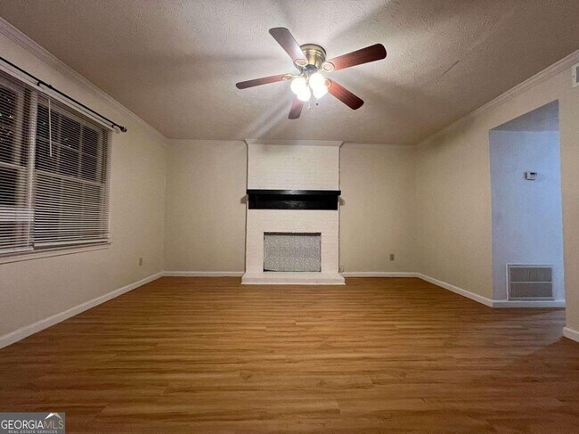 Foto del edificio - 2140 Kings Gate Cir SW