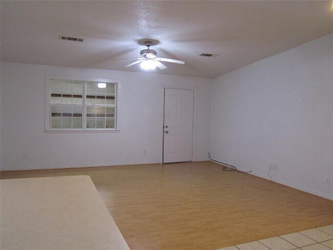Building Photo - 2057 Co Rd 2164