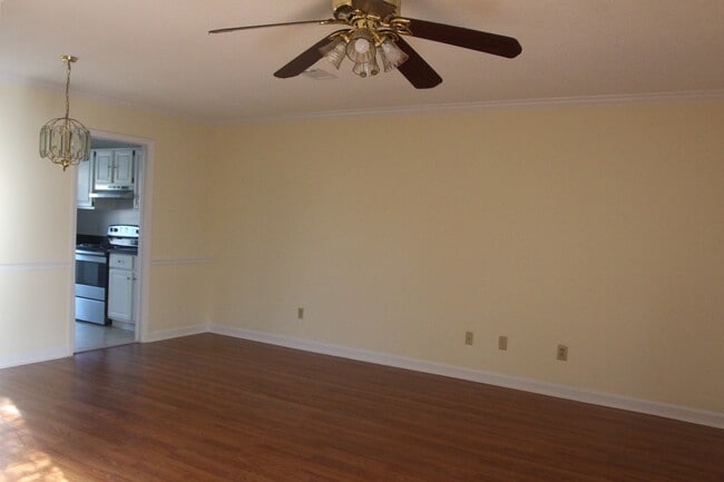 Building Photo - 2516 Elton St