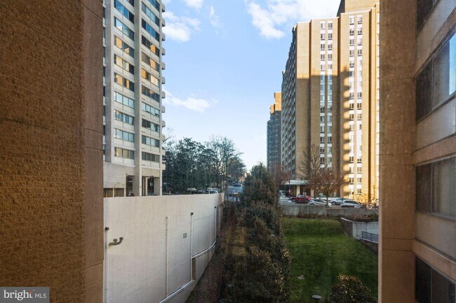 Building Photo - 4515 Willard Ave