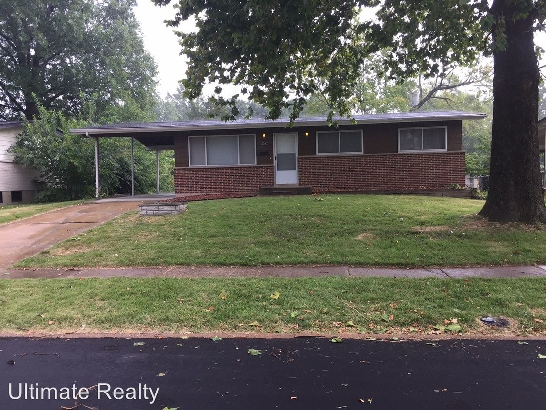 2240 Hummingbird Dr, Florissant, MO 63033 House Rental in Florissant