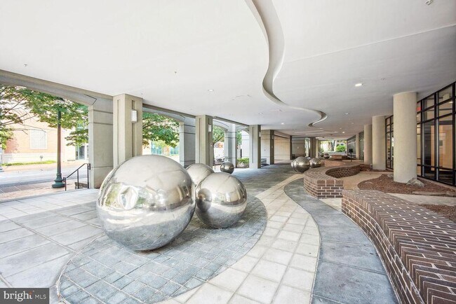 Foto del edificio - 8045 Newell St