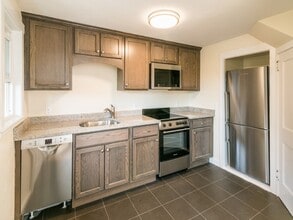 Building Photo - 21 York Ave