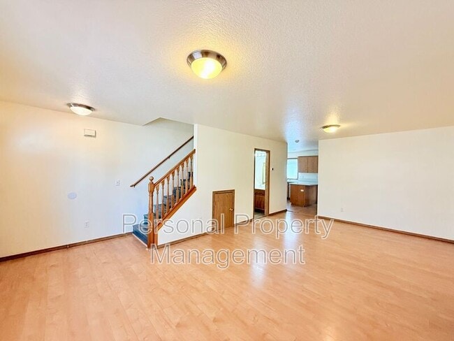 Building Photo - 5621 NE 64th Street