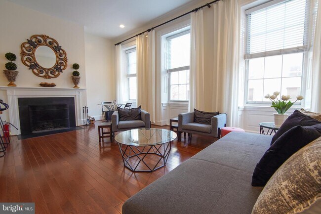 Foto del edificio - 240 S 8th St