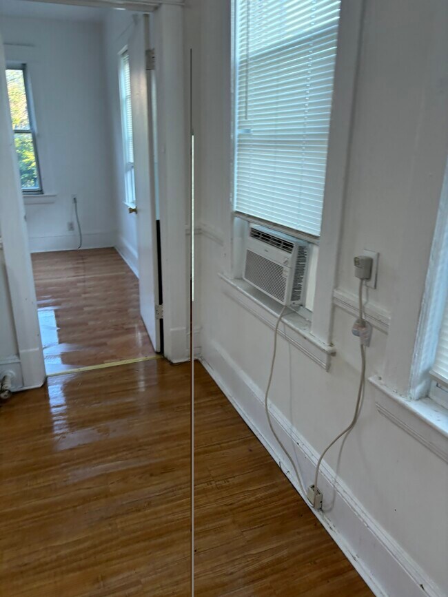 Foto del edificio - 2220 Murray Hill Rd