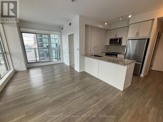 Photo du bâtiment - 4085 Parkside Village Dr