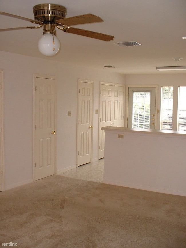 Building Photo - 2 br, 2.5 bath  - Carters Cove  Townhouse