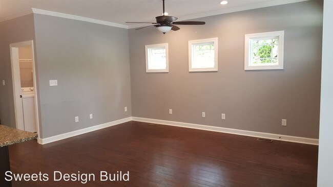 Building Photo - 4 br, 2 bath Apartment - 1425-B Park Street