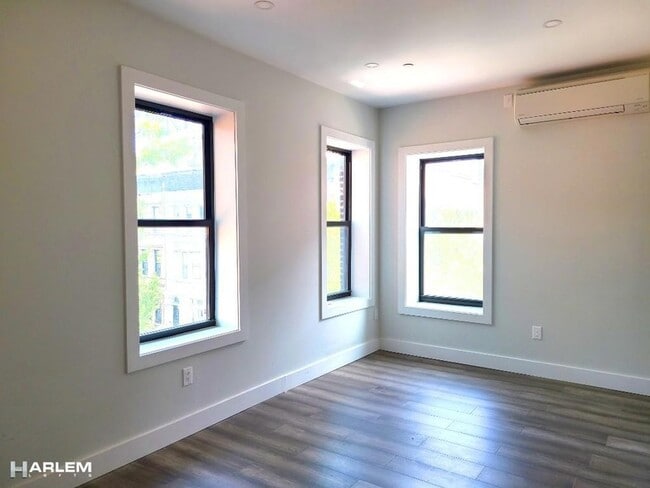 Building Photo - 239 Lenox Ave
