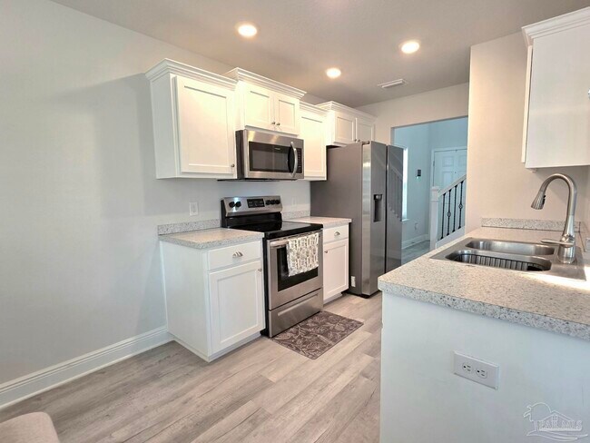 Foto del edificio - 380 Hilburn Ln