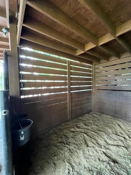 Building Photo - 1711 Stallion Dr