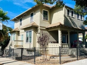 Building Photo - 510 20th St