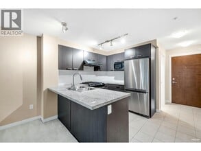 Building Photo - 9399-9399 Tomicki Ave