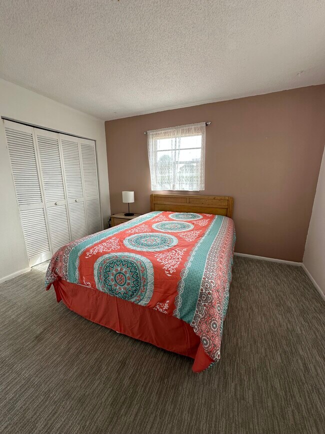Cama y armario - Ocean Shore Villa