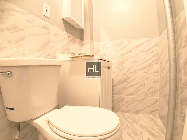 Building Photo - SPACIOUS TWO BEDROOM - WOODBINE STREET