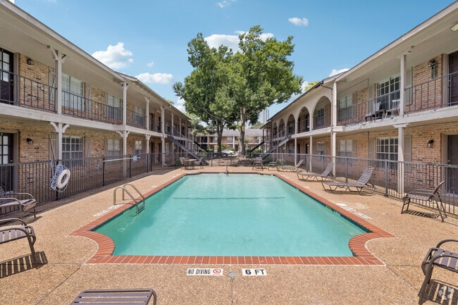 Building Photo - Memorial City Apartments