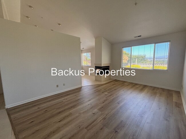 Building Photo - Wonderful corner three bedroom home at Las Palmas II