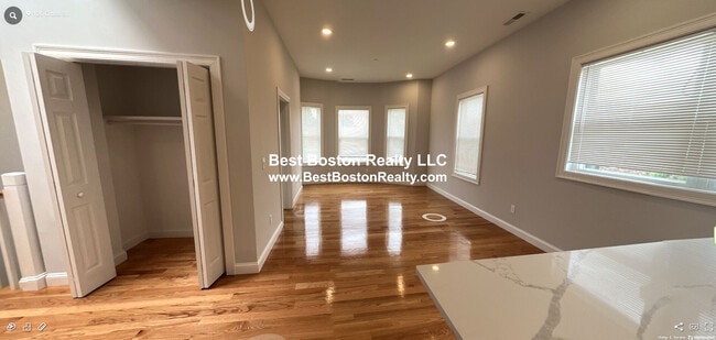 Foto del edificio - 126 Cross St