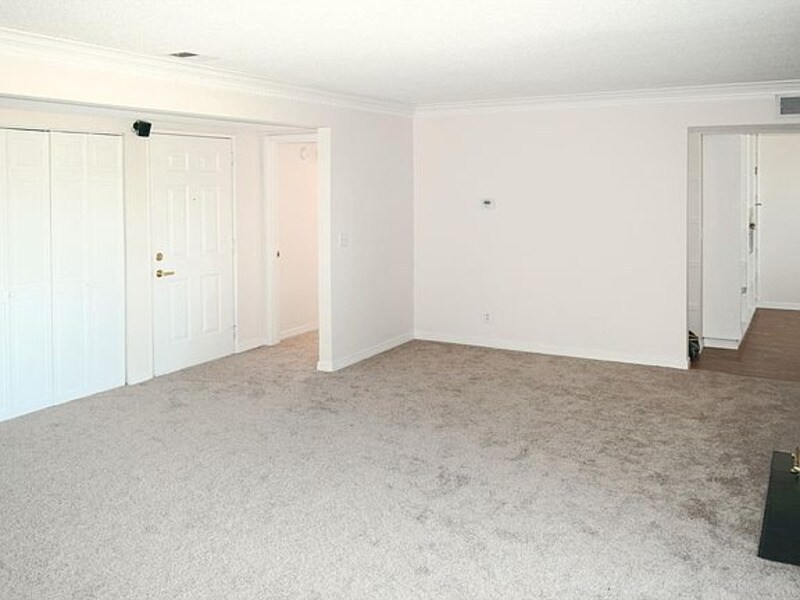 Primary Photo - 3121 S Tamarac Dr