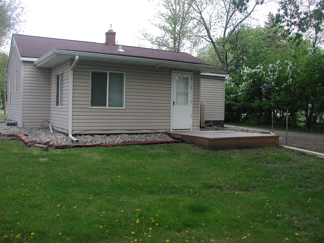 402 Wolfe Ave, Montevideo, MN 56265 House Rental in Montevideo, MN