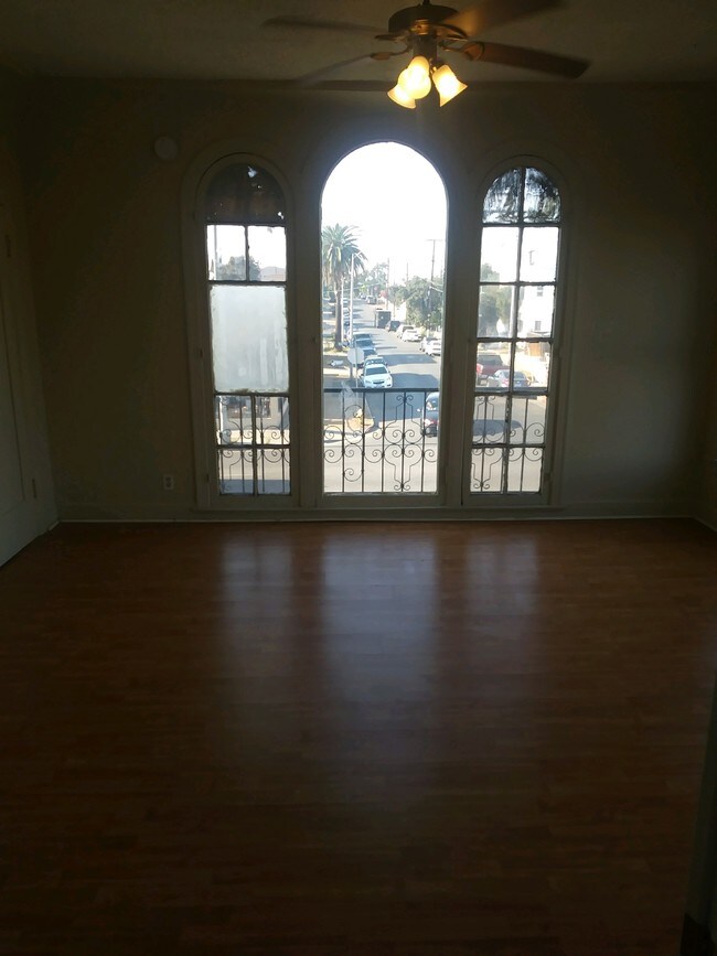 Photo - 706 N Soto St