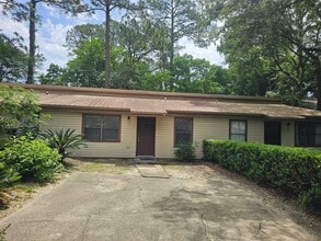 Building Photo - 913 Landry St
