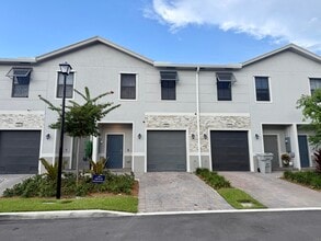 Building Photo - 860 NW 3rd Terrace