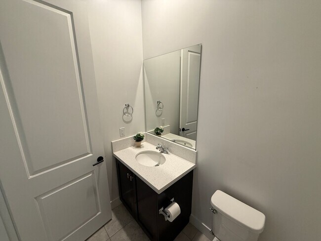 Foto del edificio - Beautiful 4-Bedroom Home with Solar and Private Patio in Plum Estates!
