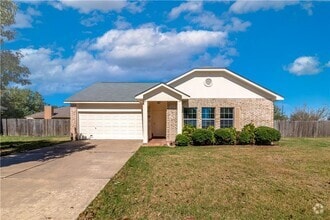 Building Photo - 105 Bluejay Cove