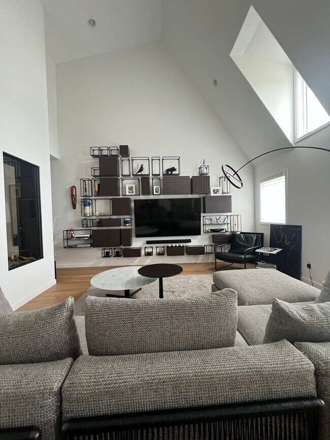 Foto del edificio - 2418 Richmond Rd