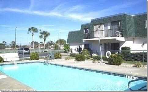 Primary Photo - 104 Golf Villas Ct NW