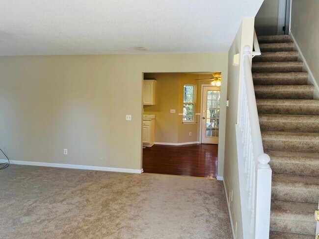 Building Photo - ***MOVE IN SPECIAL - $500 OF 1ST MONTHS RENT WITH A MOVE IN DATE BEFORE 01/15/2026*** Charming 3 ...