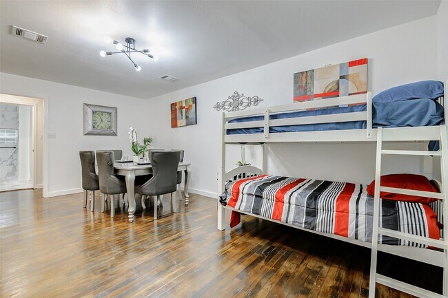 Foto del edificio - 706 Beaumont St
