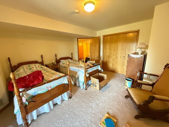 Building Photo - 2620 Briarwood Dr