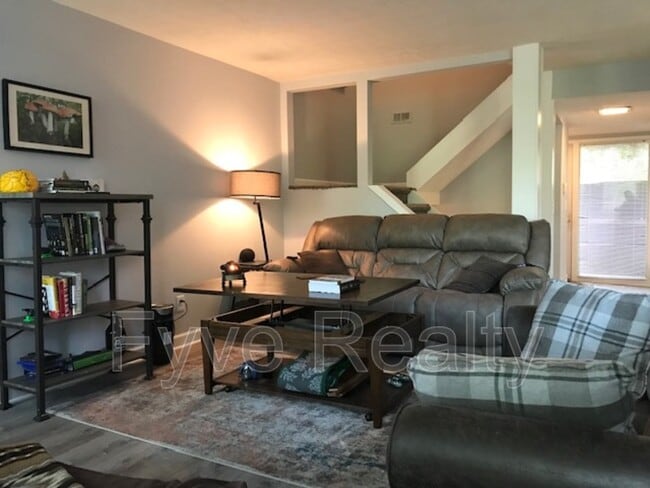 Foto del edificio - 4994 Wintersong Ln